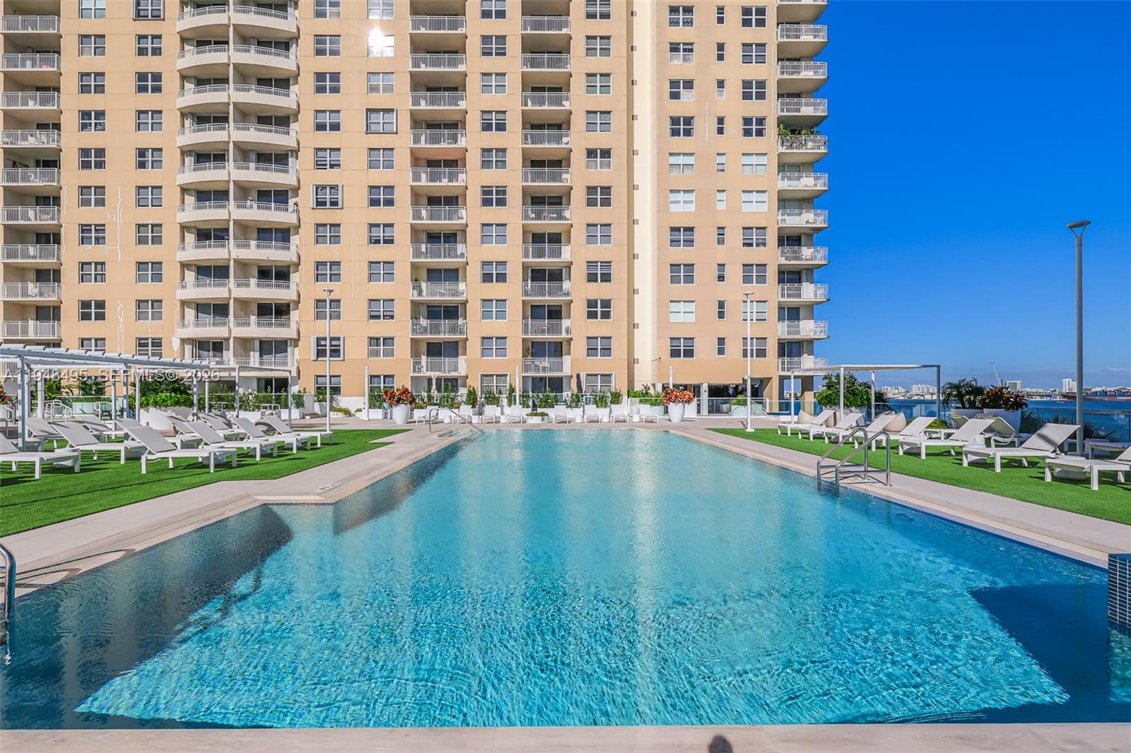 ISOLA CONDO - Residential