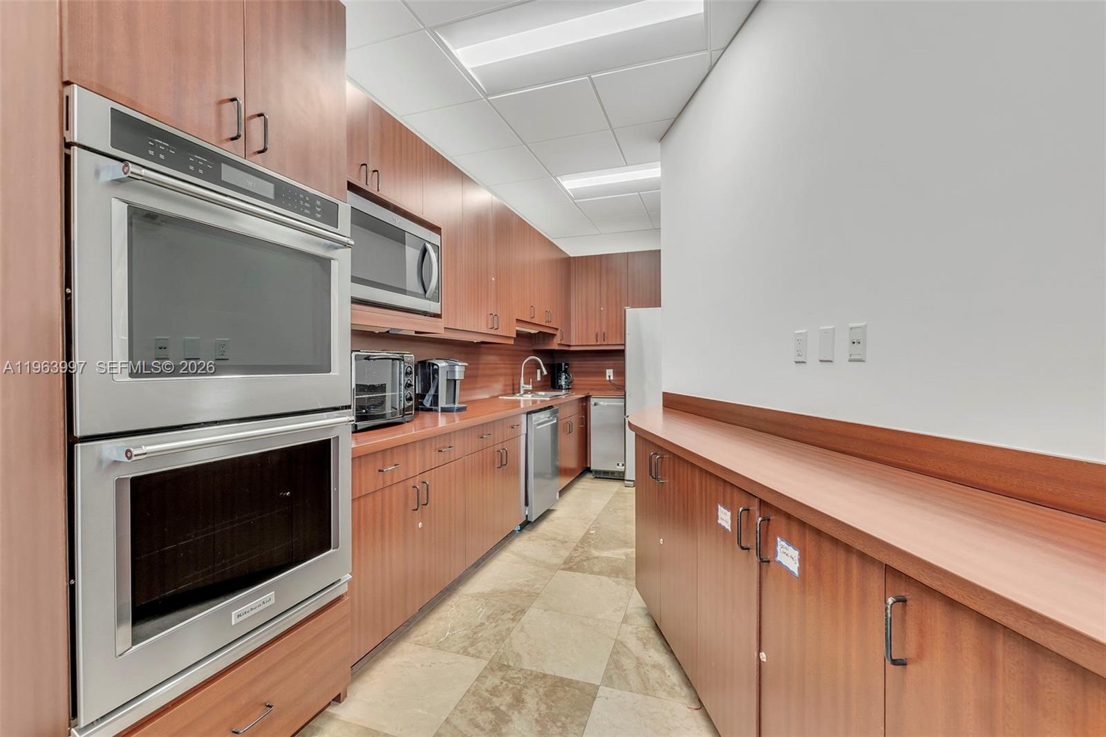 LAMBIANCE BEACH CONDO - Residential