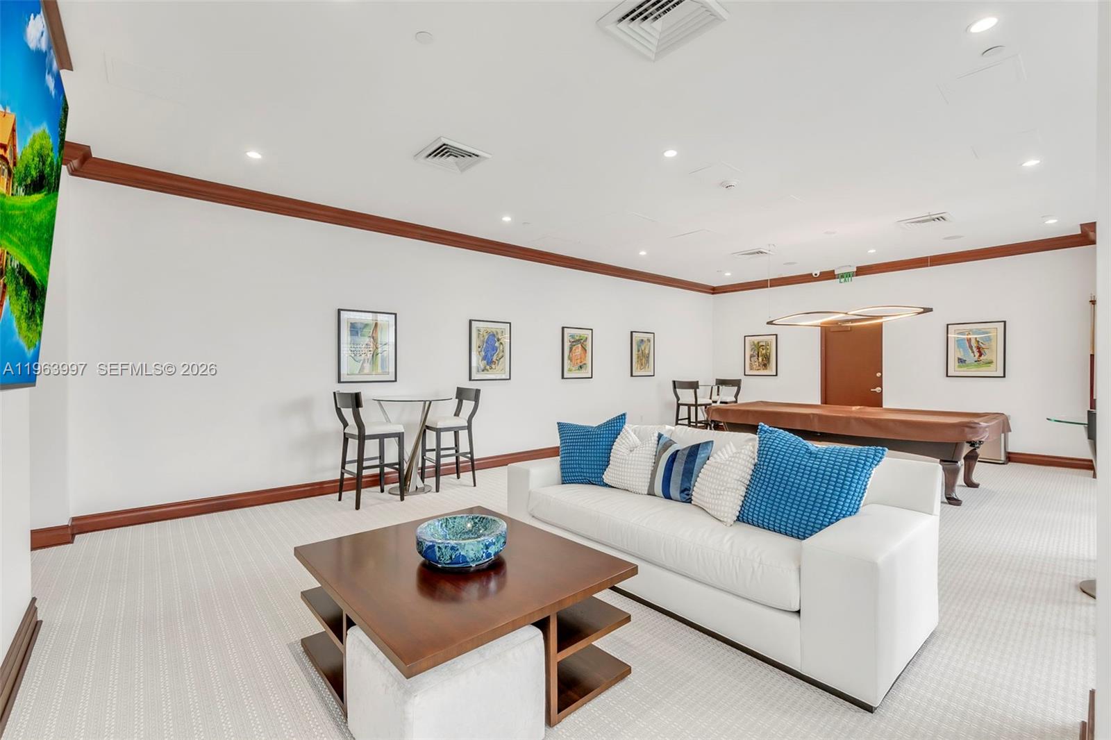 LAMBIANCE BEACH CONDO - Residential