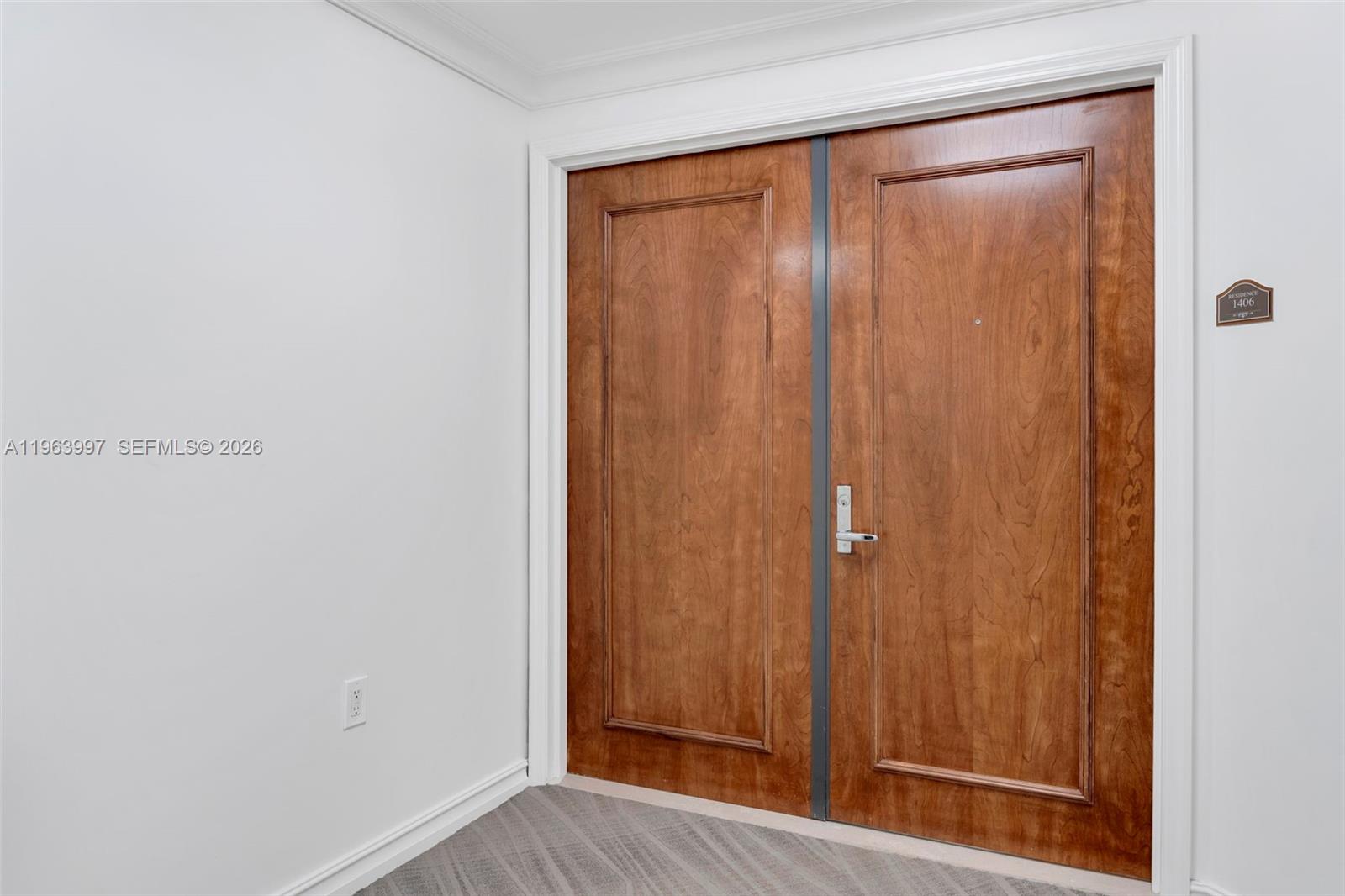 LAMBIANCE BEACH CONDO - Residential