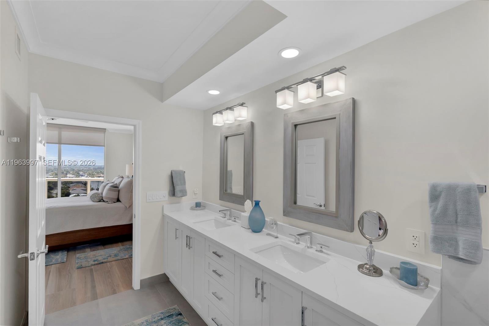 LAMBIANCE BEACH CONDO - Residential