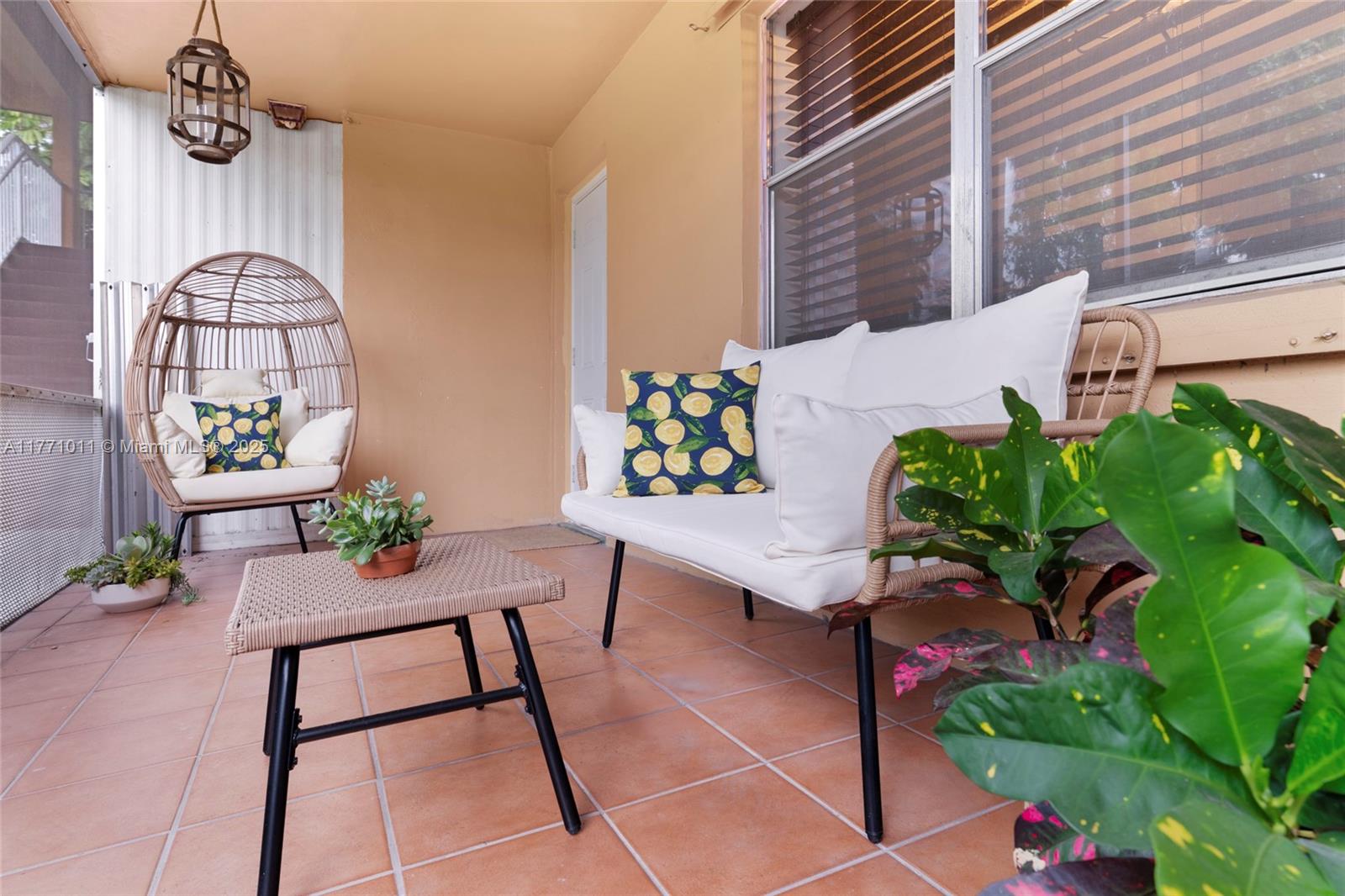 Property for Sale at 2837 Pierce St 8, Hollywood, Broward County, Florida - Bedrooms: 2 
Bathrooms: 1  - $185,000
