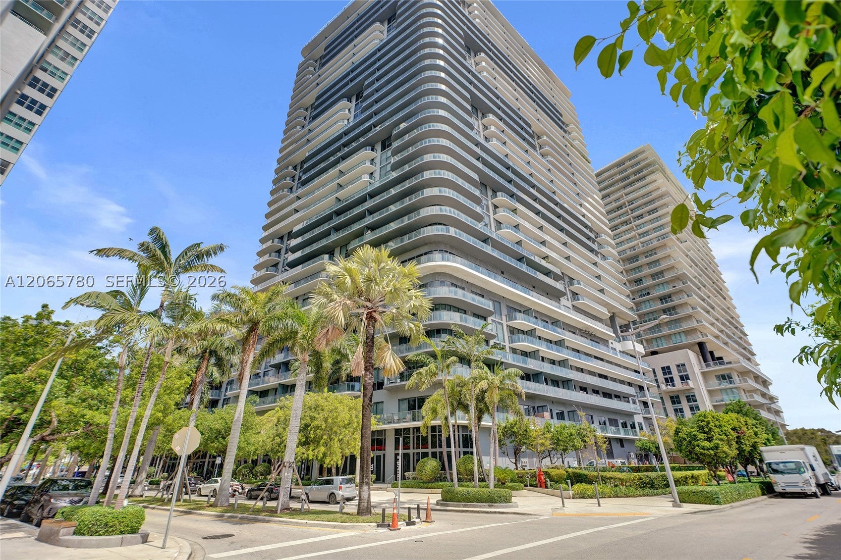121 NE 34th St 2705