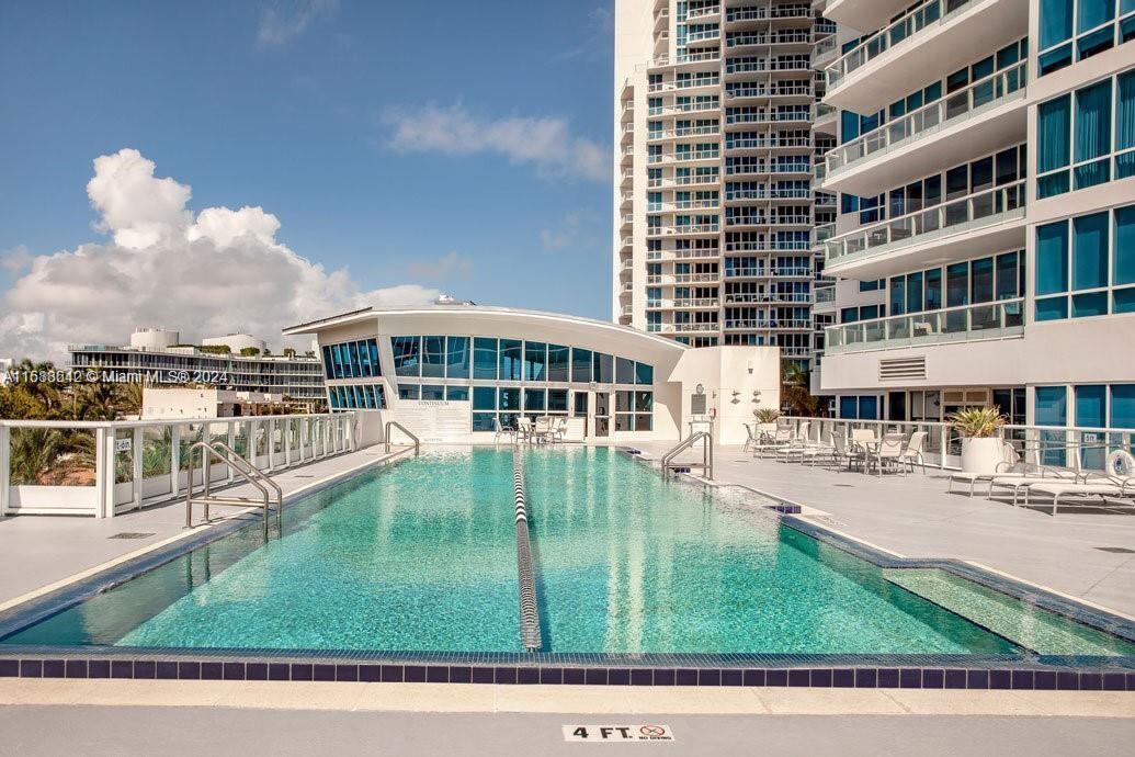 CONTINUUM ON SOUTH BEACH - Residential