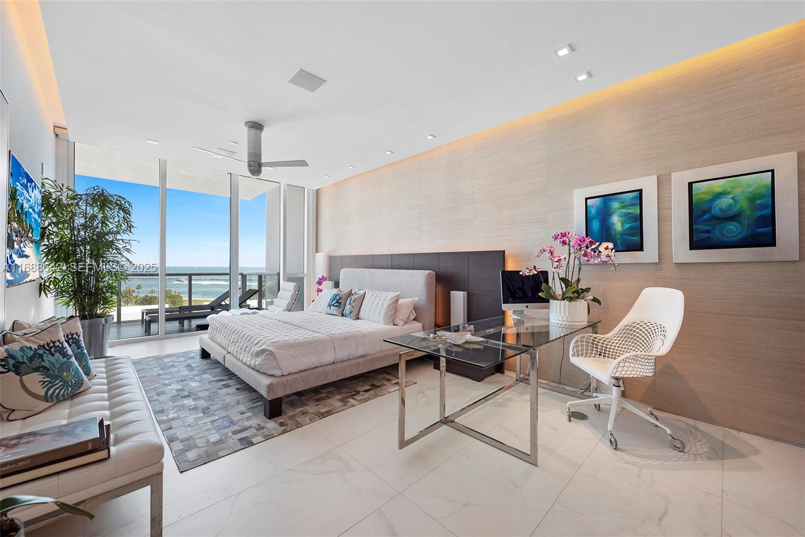 CONTINUUM ON SOUTH BEACH - Residential