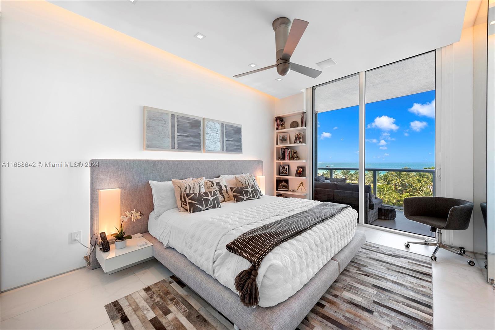 CONTINUUM ON SOUTH BEACH - Residential