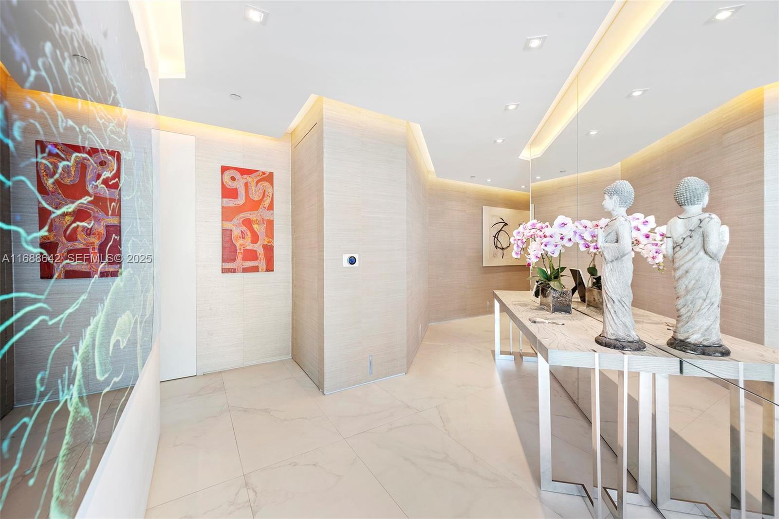 CONTINUUM ON SOUTH BEACH - Residential