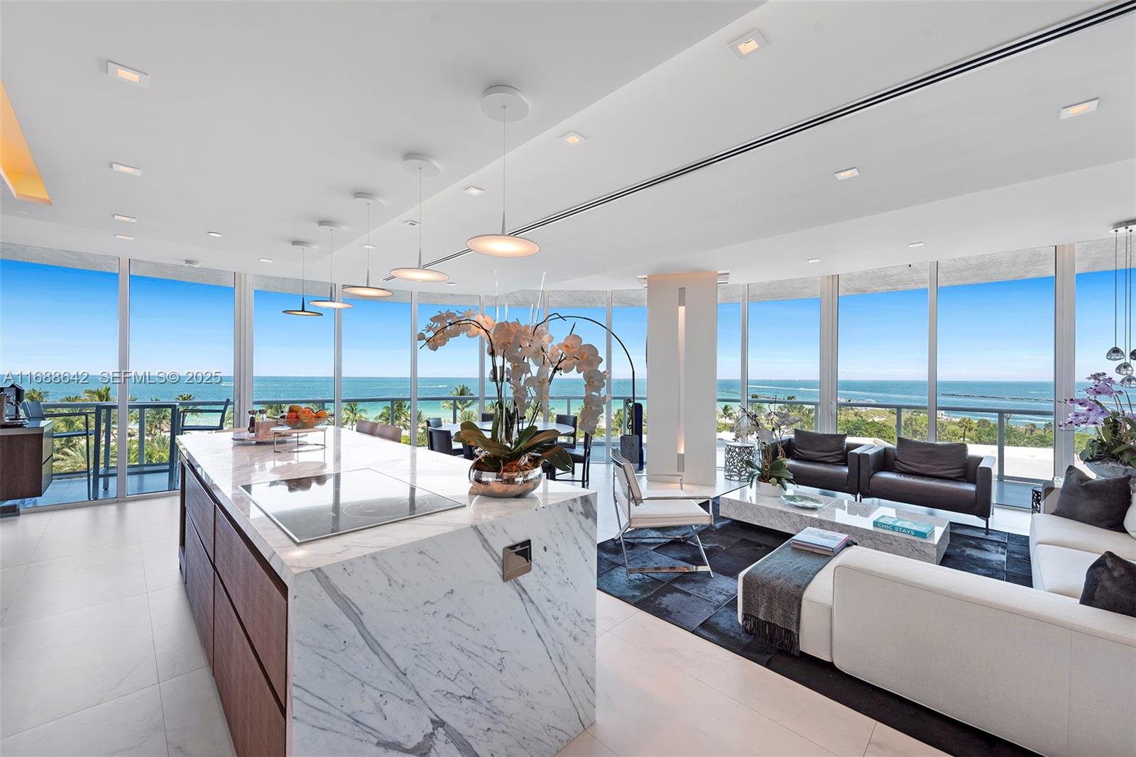 CONTINUUM ON SOUTH BEACH - Residential