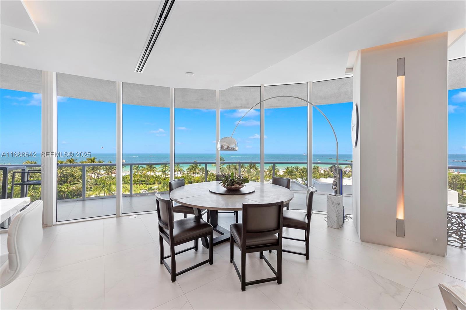 CONTINUUM ON SOUTH BEACH - Residential