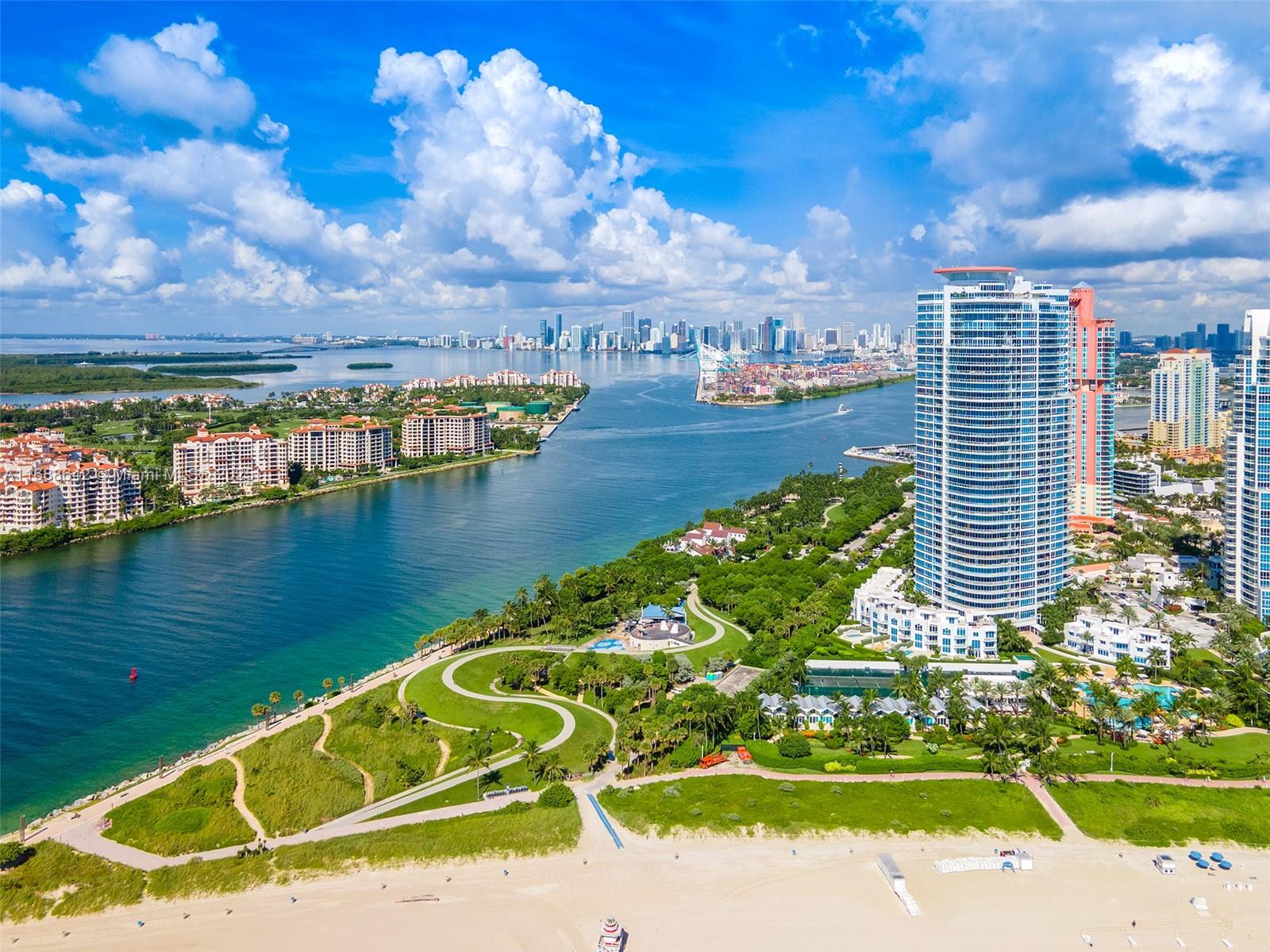 CONTINUUM ON SOUTH BEACH - Residential