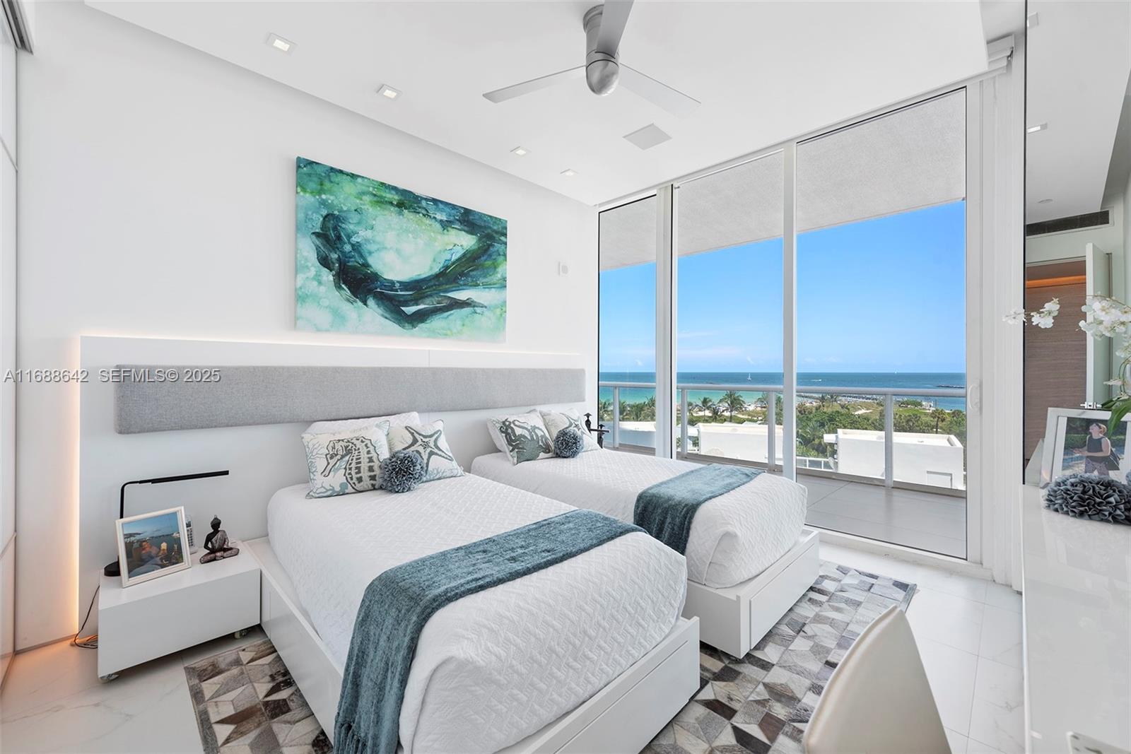 CONTINUUM ON SOUTH BEACH - Residential