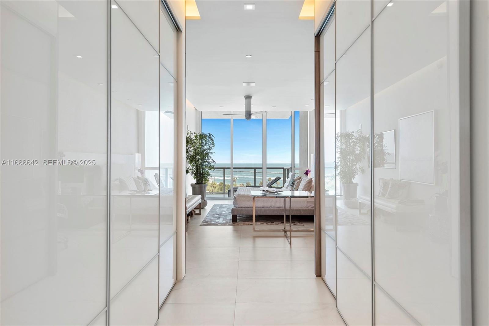 CONTINUUM ON SOUTH BEACH - Residential