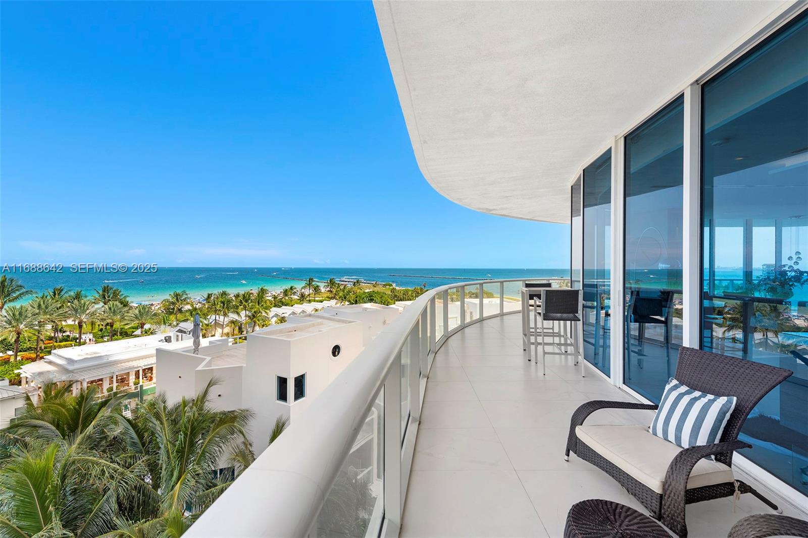 CONTINUUM ON SOUTH BEACH - Residential