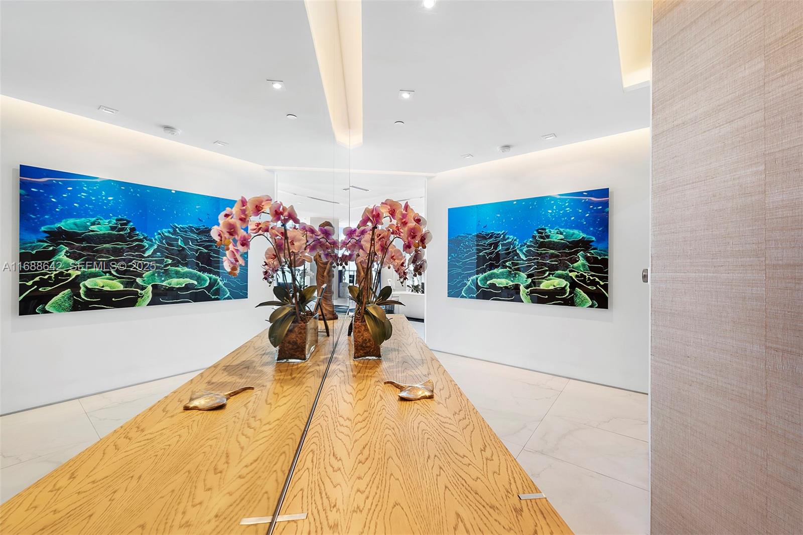 CONTINUUM ON SOUTH BEACH - Residential