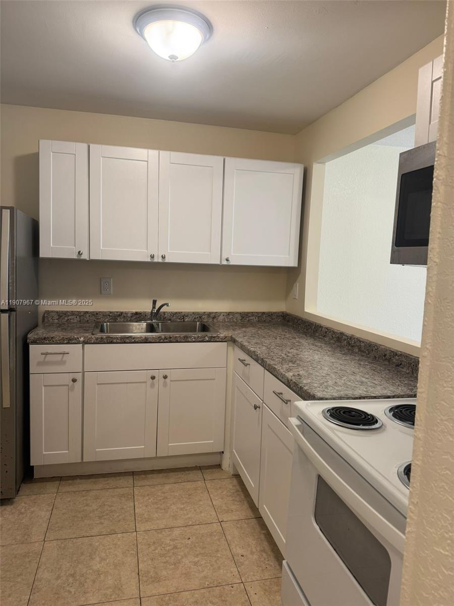 OLA CONDO - Residential Lease