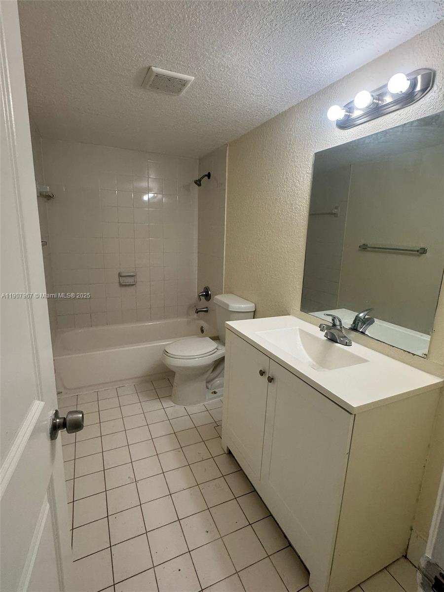 OLA CONDO - Residential Lease