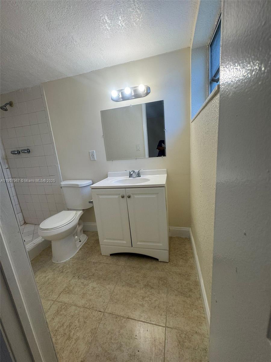 OLA CONDO - Residential Lease