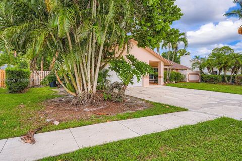 Photo of 836 Blueberry Dr, Wellington, FL 33414 (MLS # A11847997)