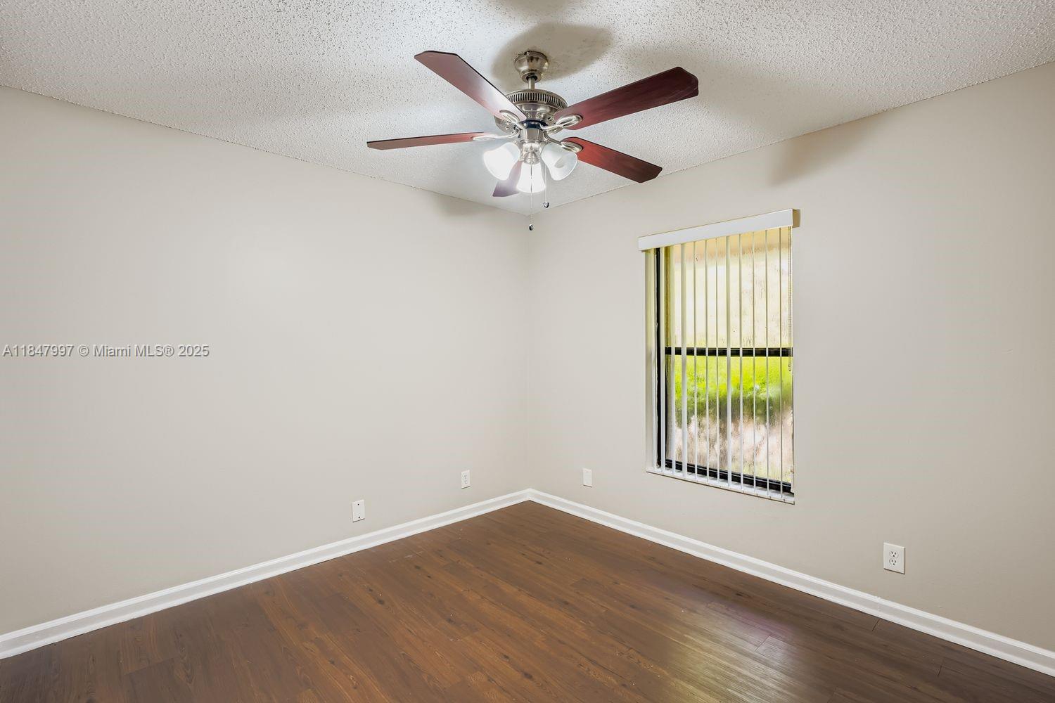 SUGAR POND MANOR OF WELLI - Residential