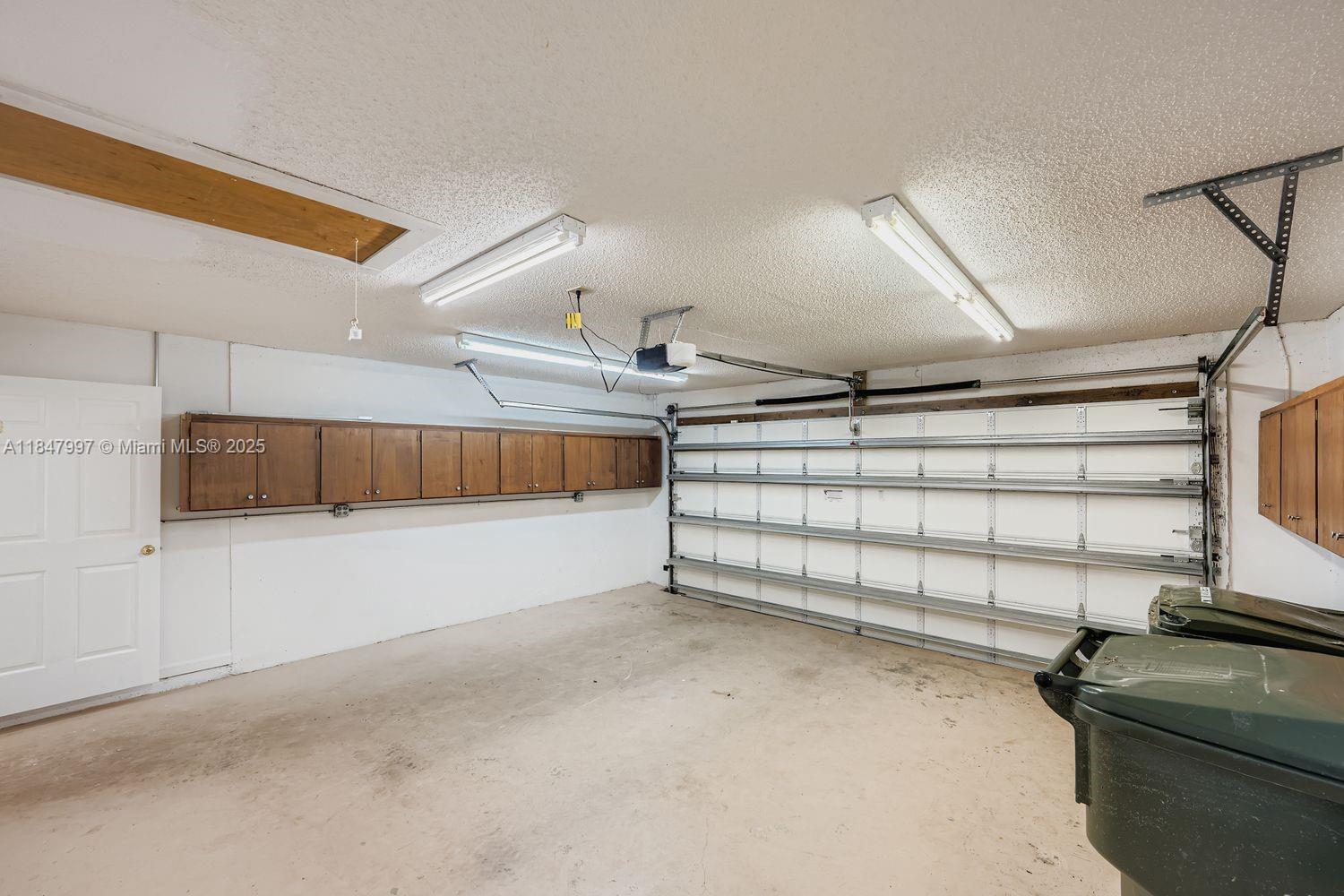 SUGAR POND MANOR OF WELLI - Residential