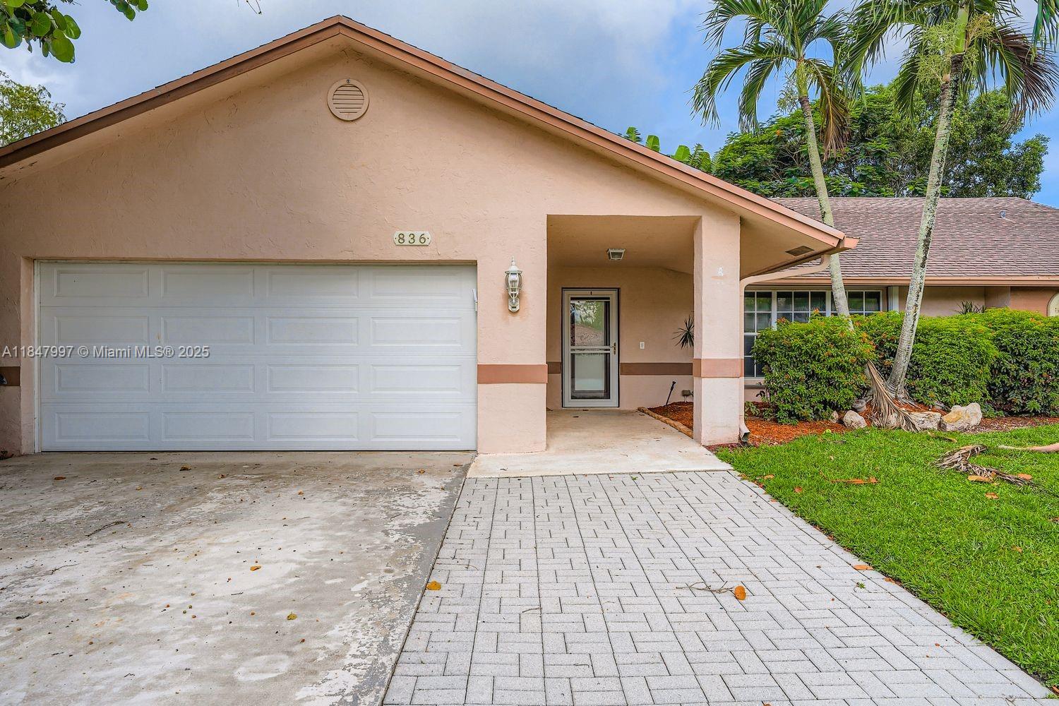 836 Blueberry Dr