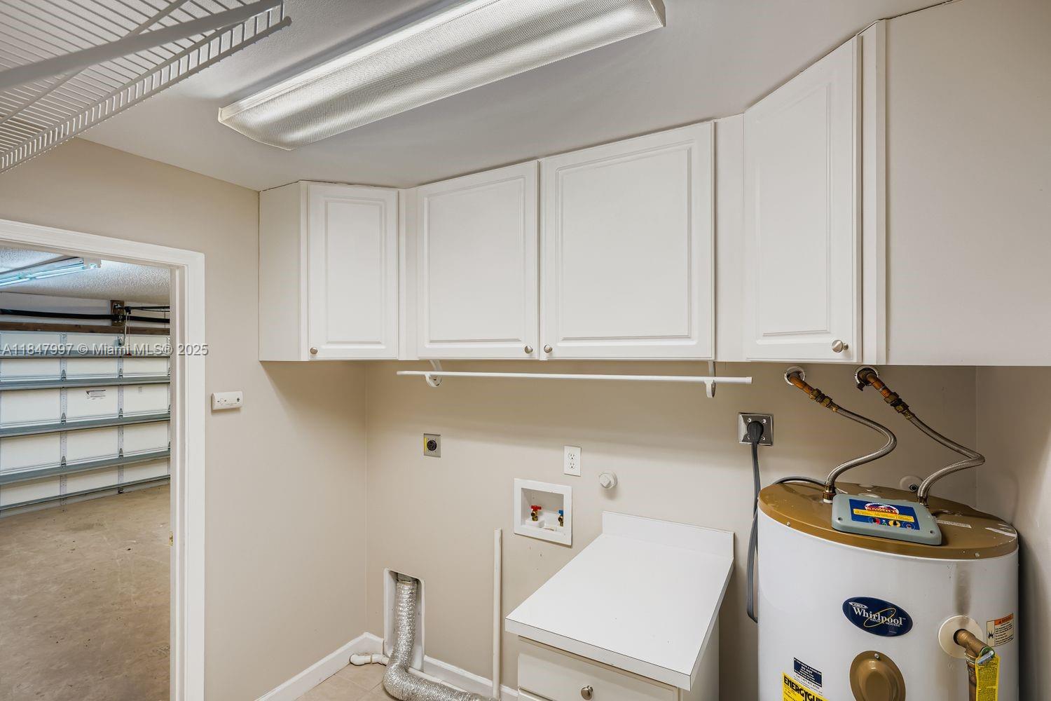 SUGAR POND MANOR OF WELLI - Residential