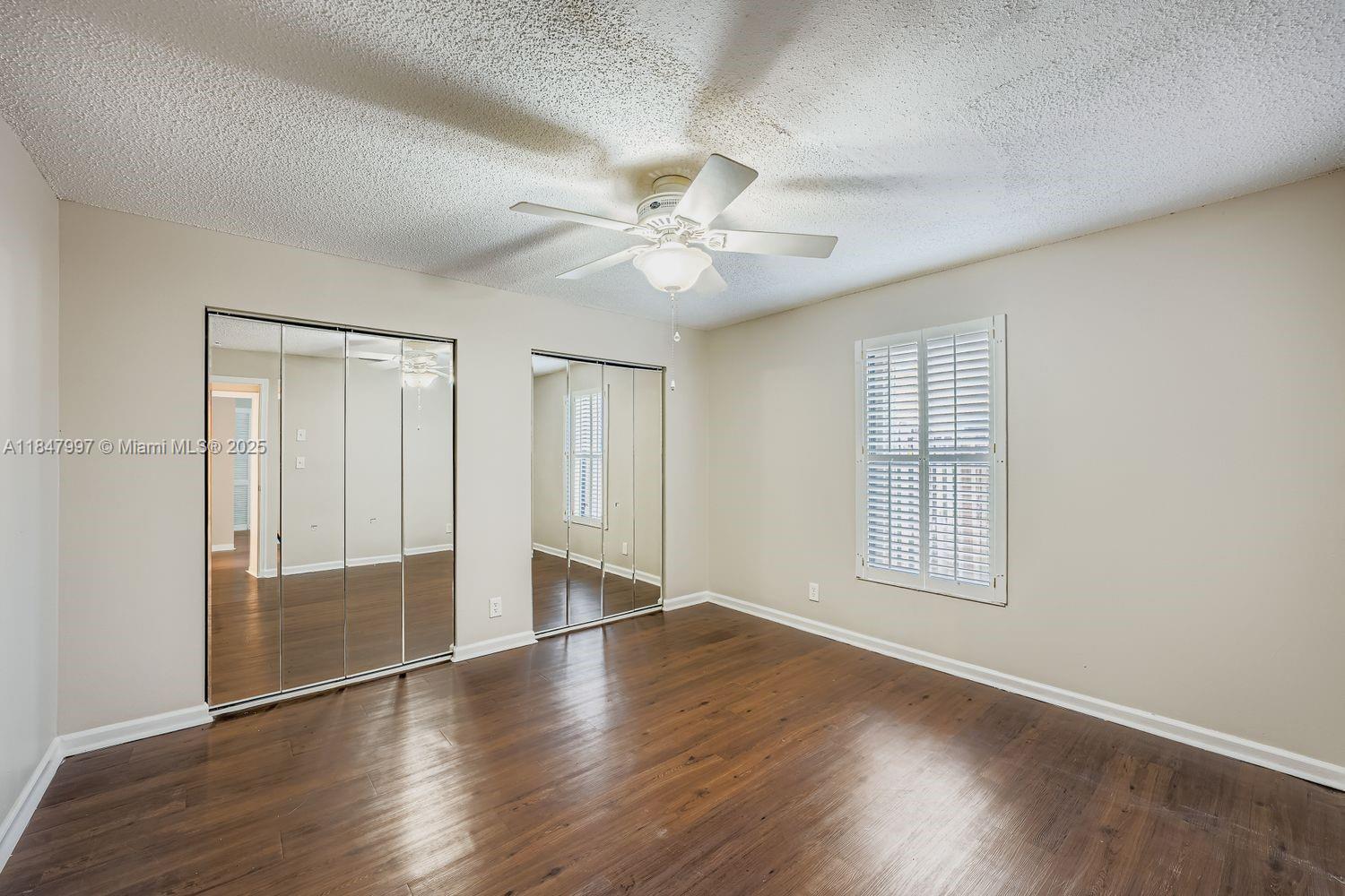 SUGAR POND MANOR OF WELLI - Residential