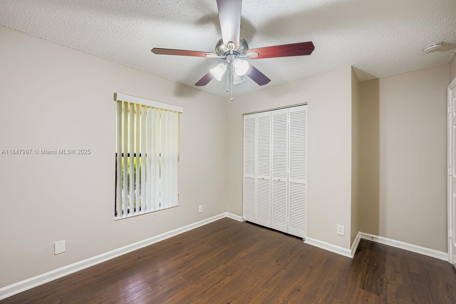 SUGAR POND MANOR OF WELLI - Residential