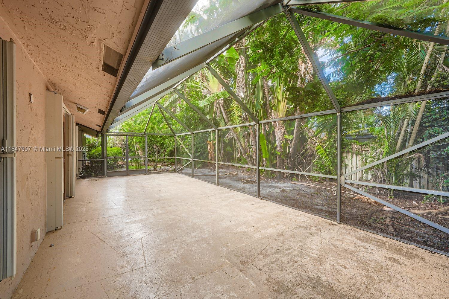 SUGAR POND MANOR OF WELLI - Residential