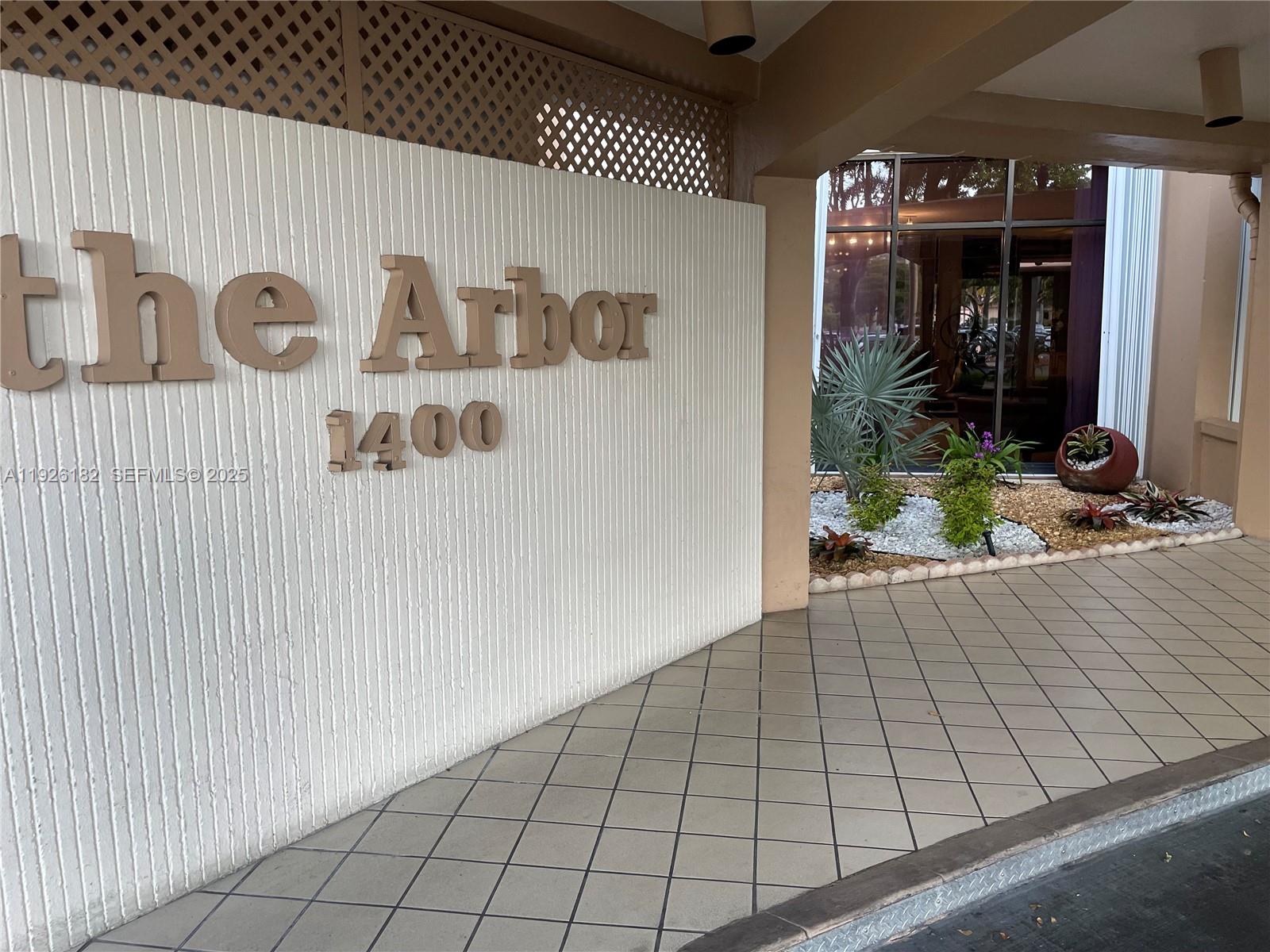 1400 Saint Charles 505