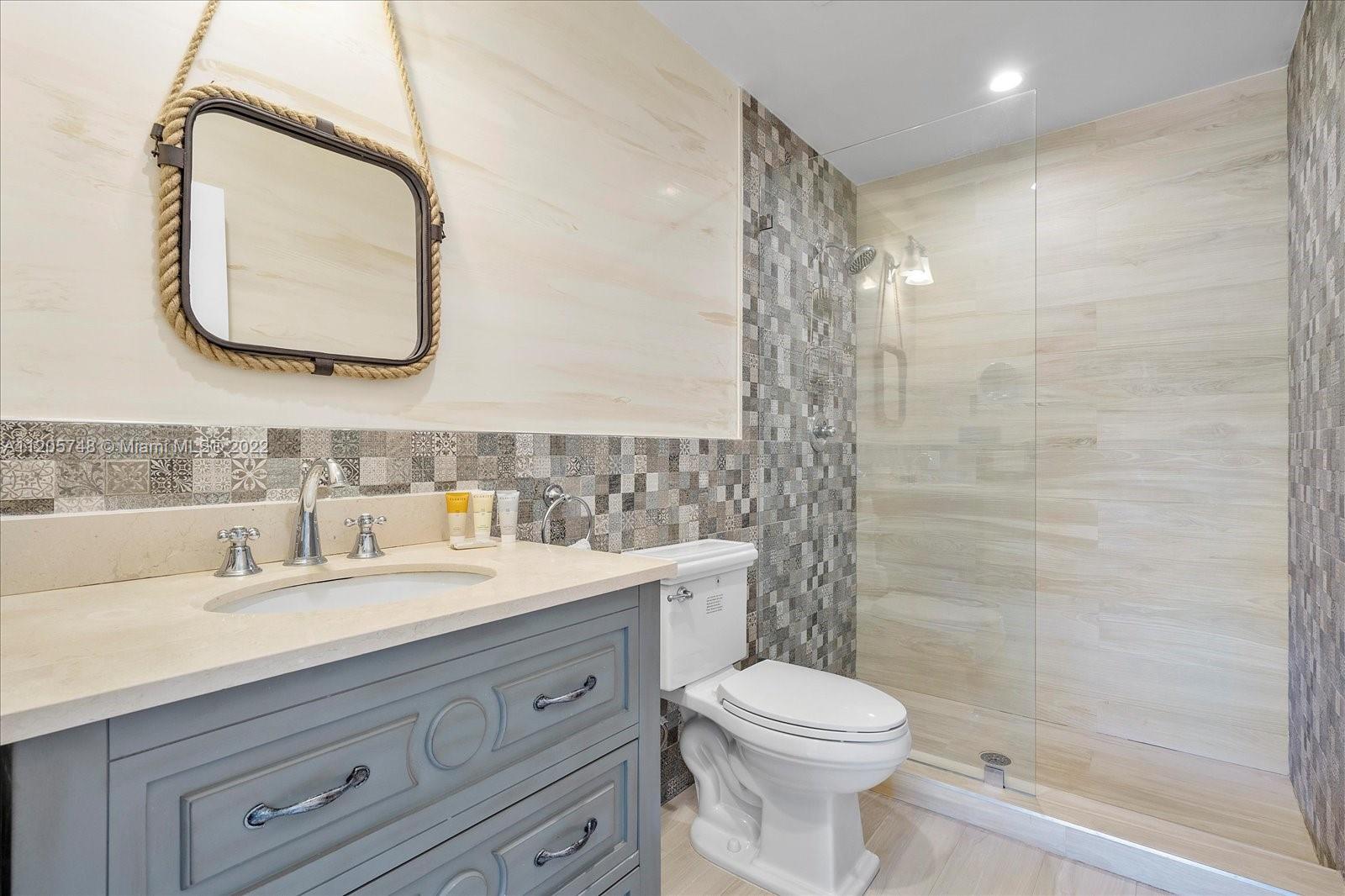 SEVEN ISLES - Residential