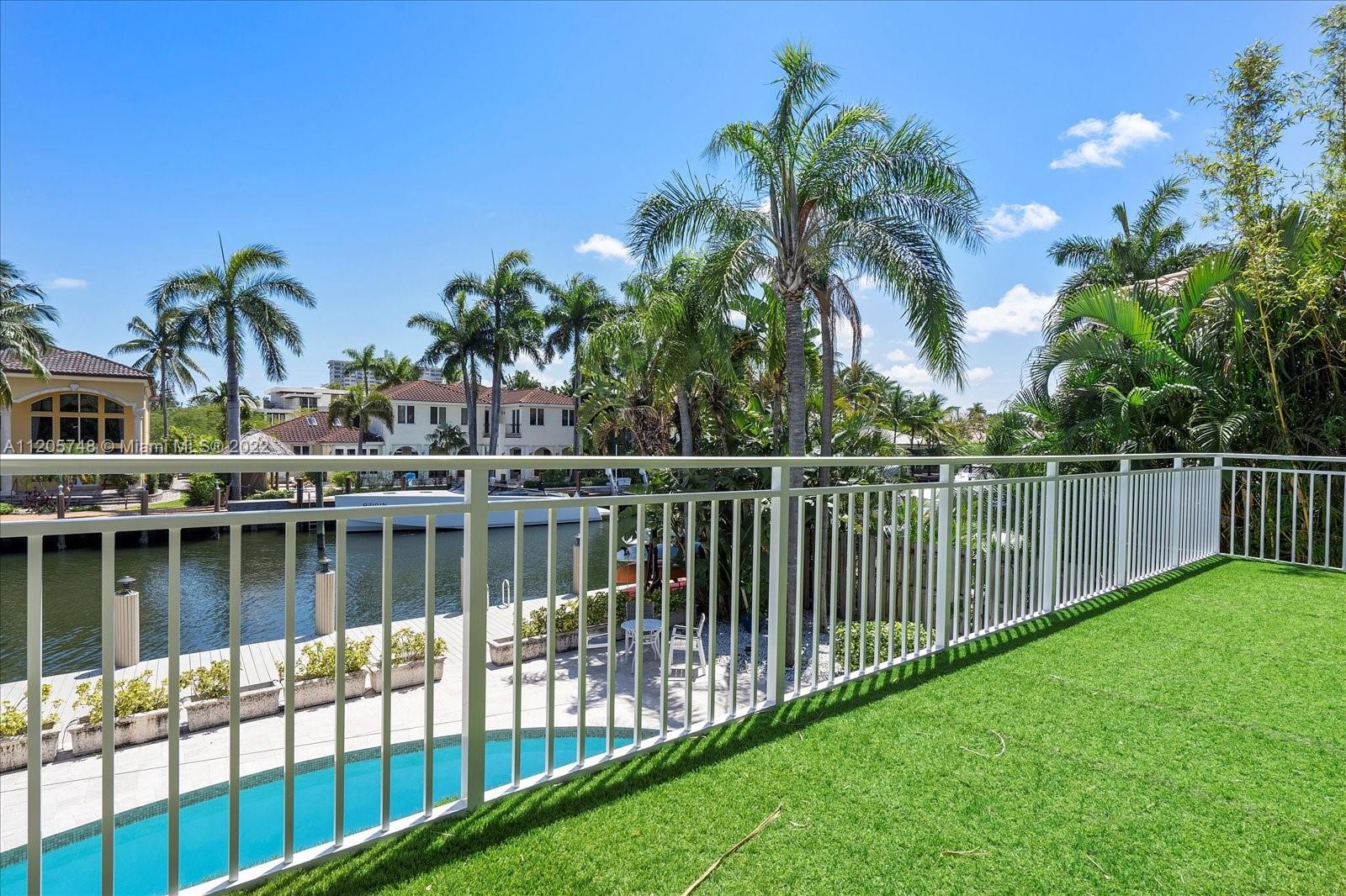 SEVEN ISLES - Residential