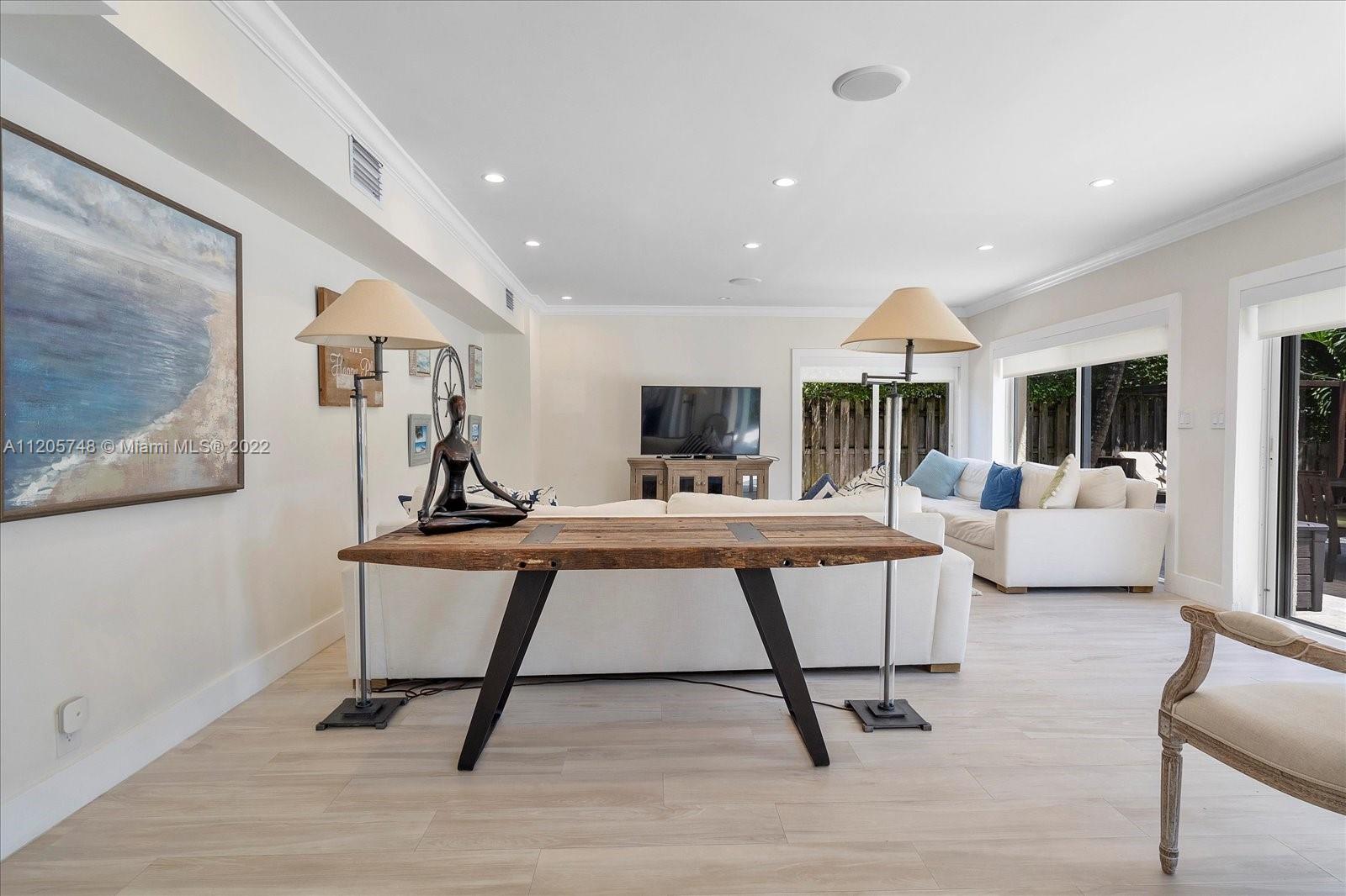 SEVEN ISLES - Residential