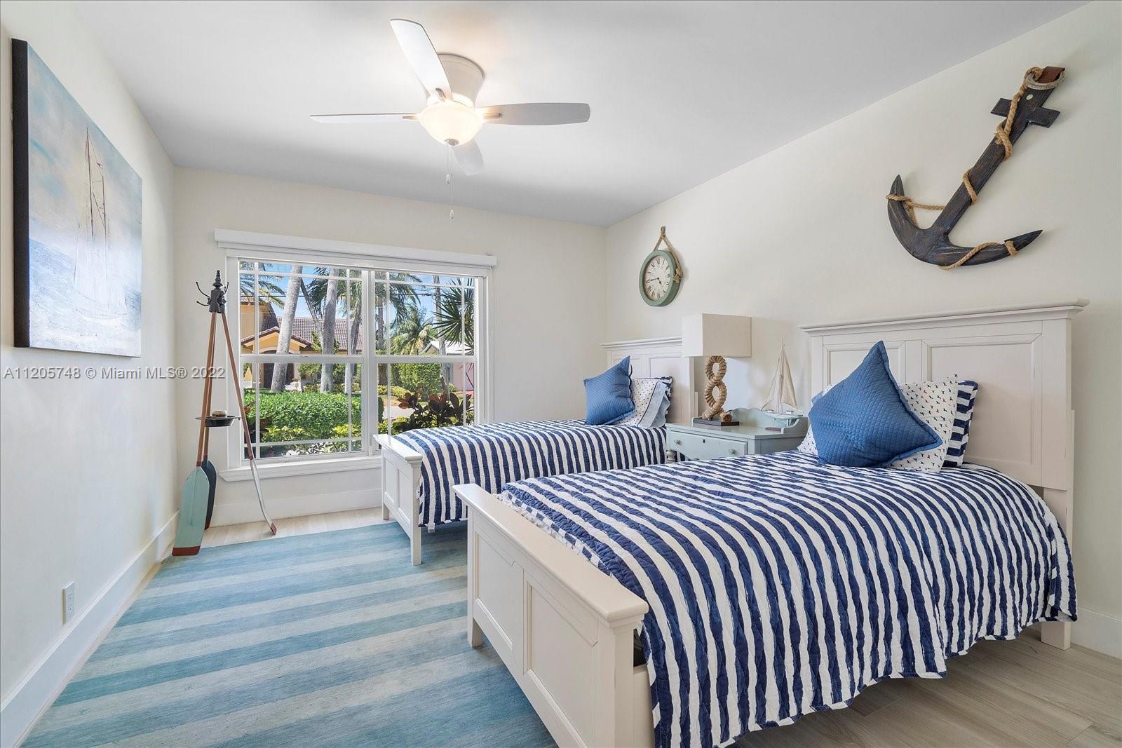 SEVEN ISLES - Residential