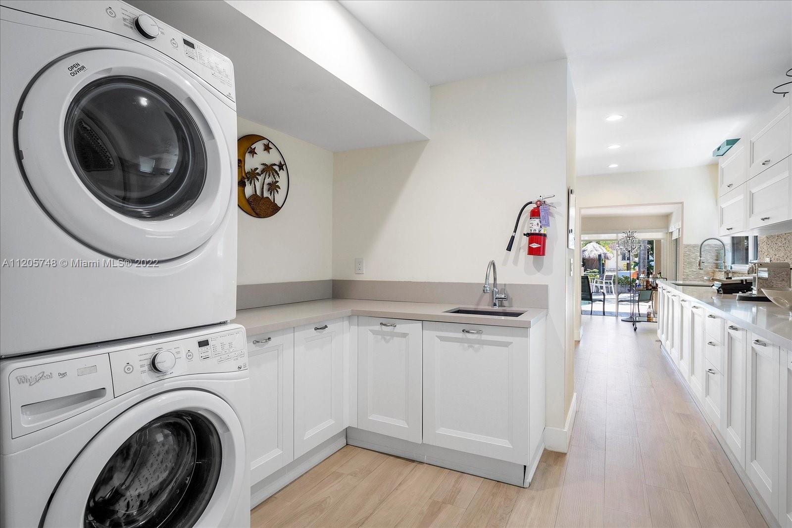 SEVEN ISLES - Residential