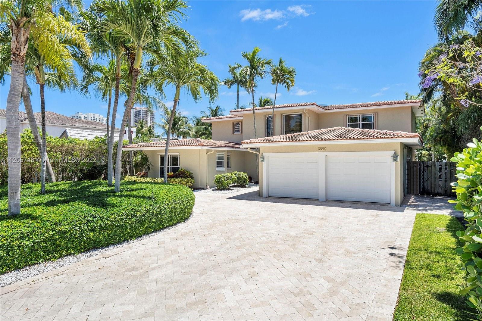 SEVEN ISLES - Residential