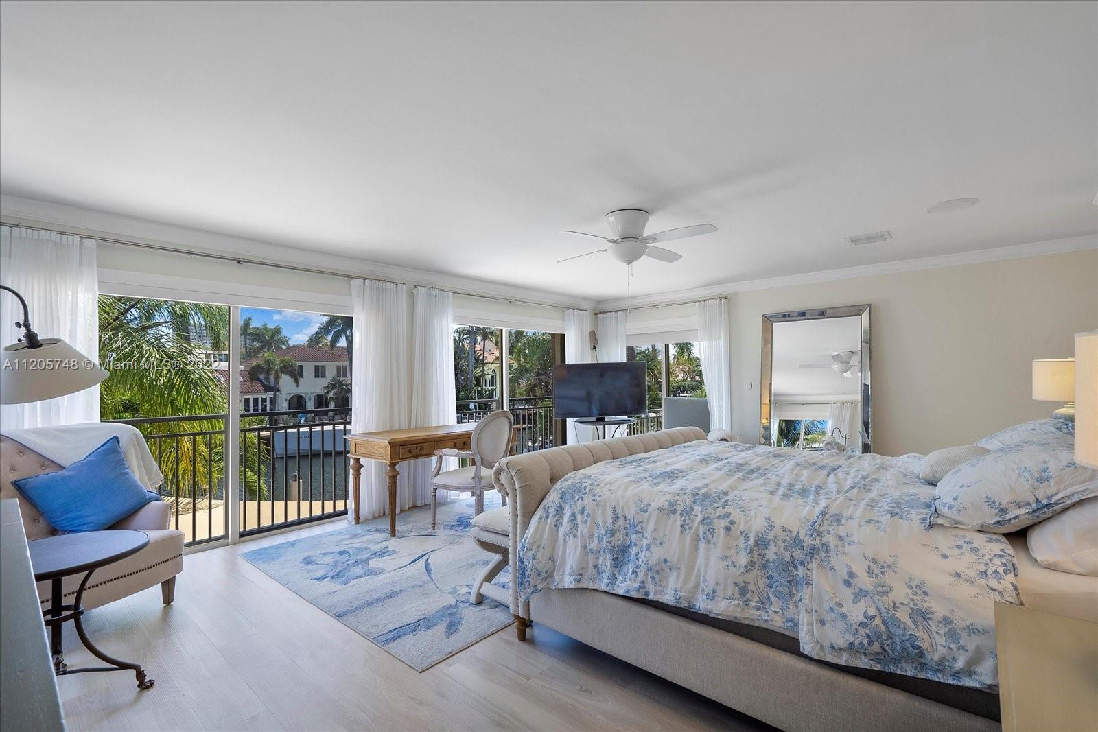 SEVEN ISLES - Residential