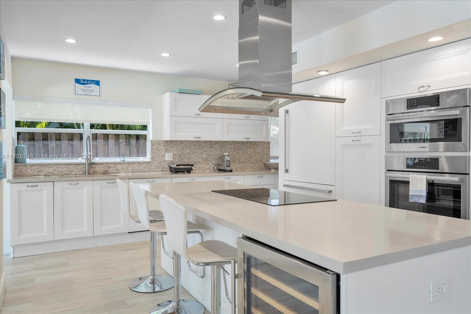 SEVEN ISLES - Residential