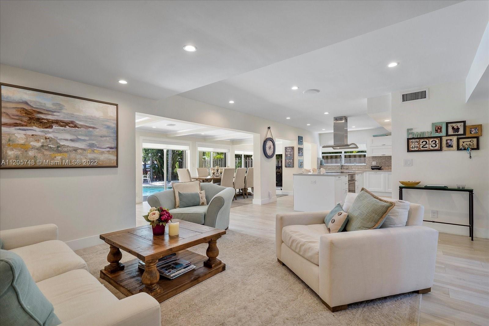 SEVEN ISLES - Residential