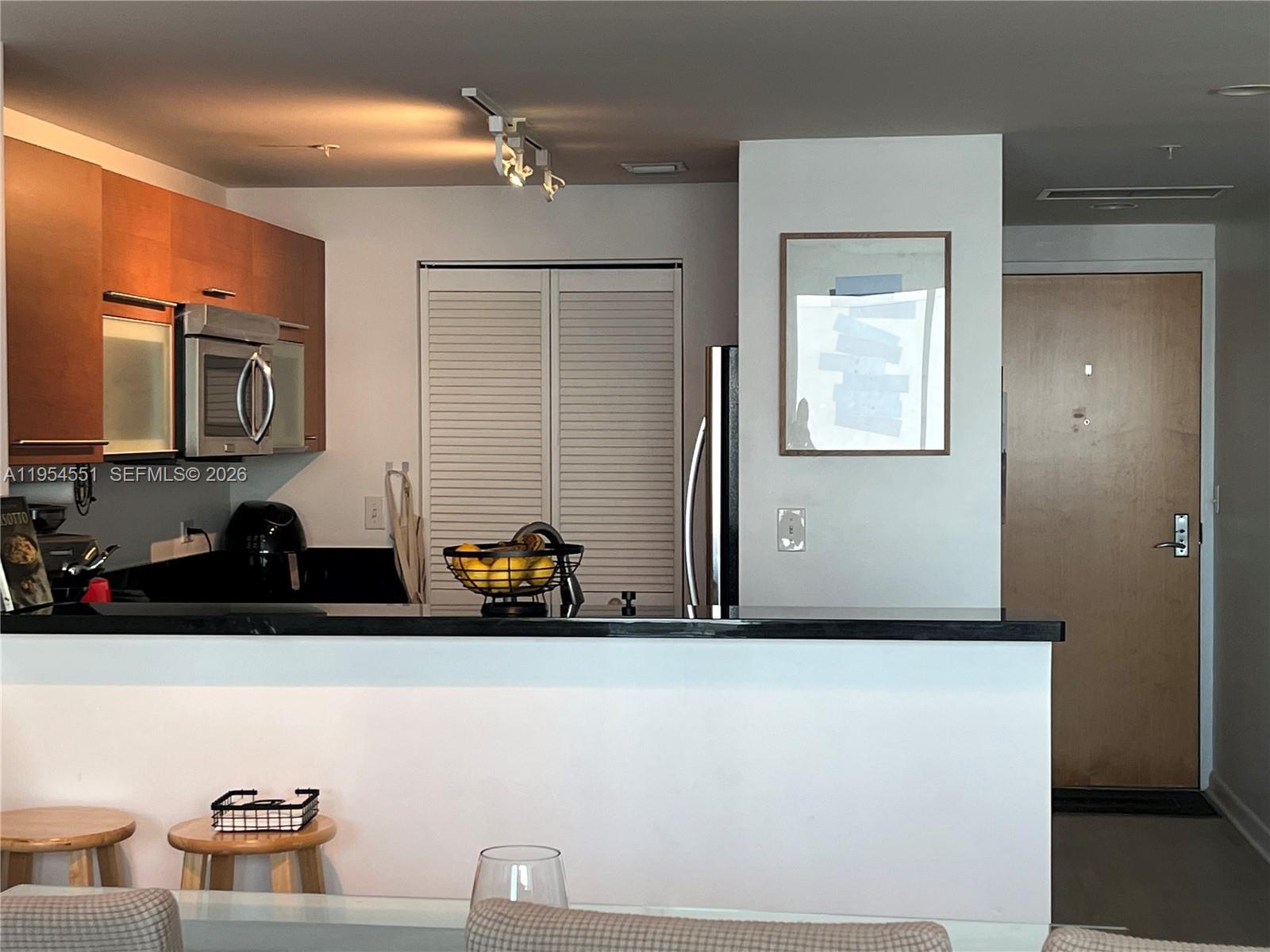 VIZCAYNE SOUTH CONDO - Residential