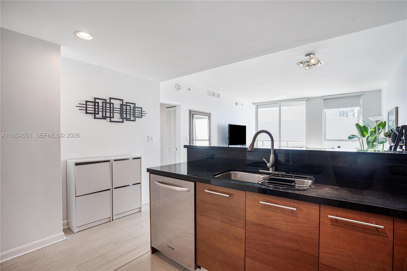 VIZCAYNE SOUTH CONDO - Residential