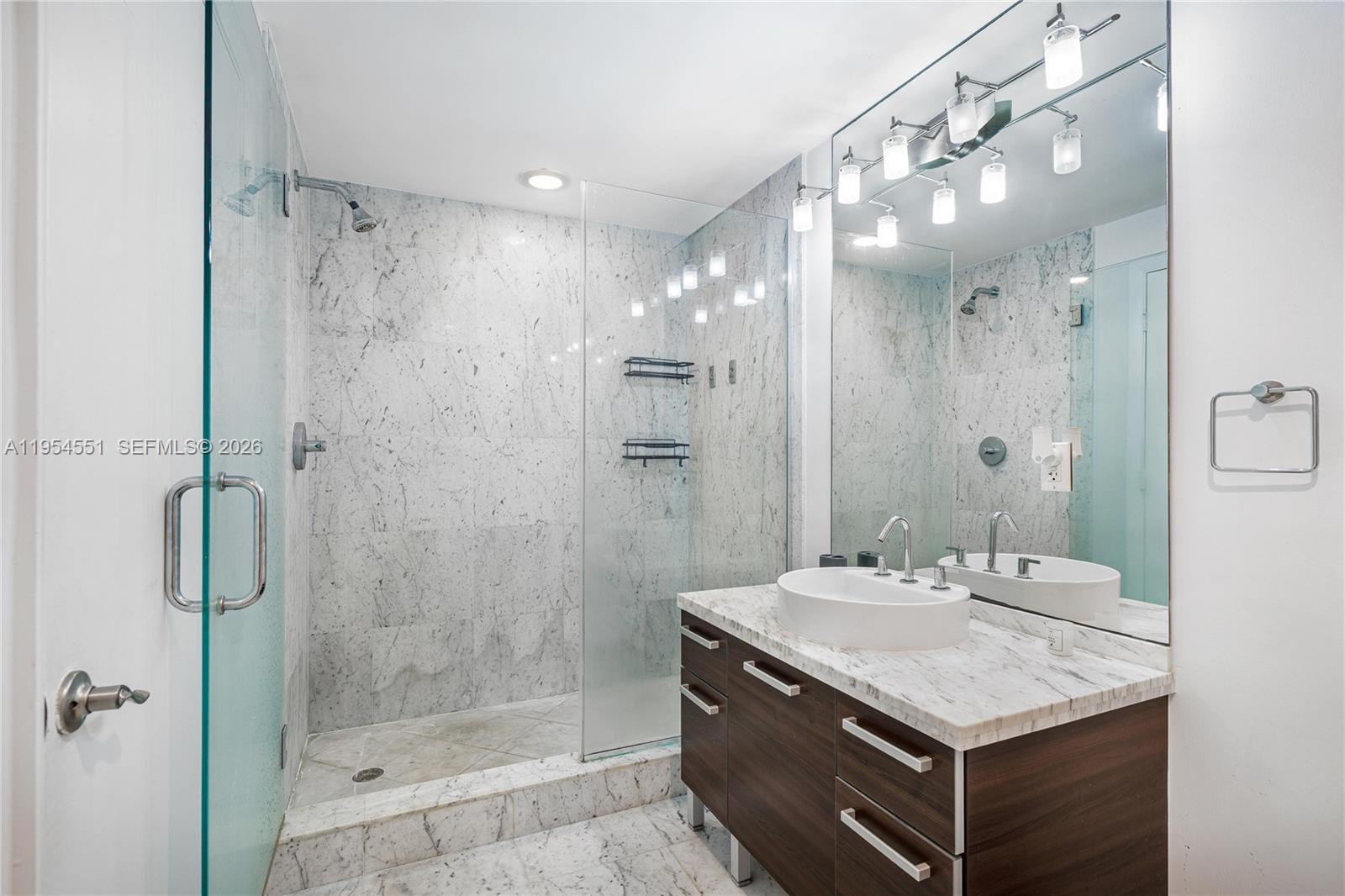 VIZCAYNE SOUTH CONDO - Residential