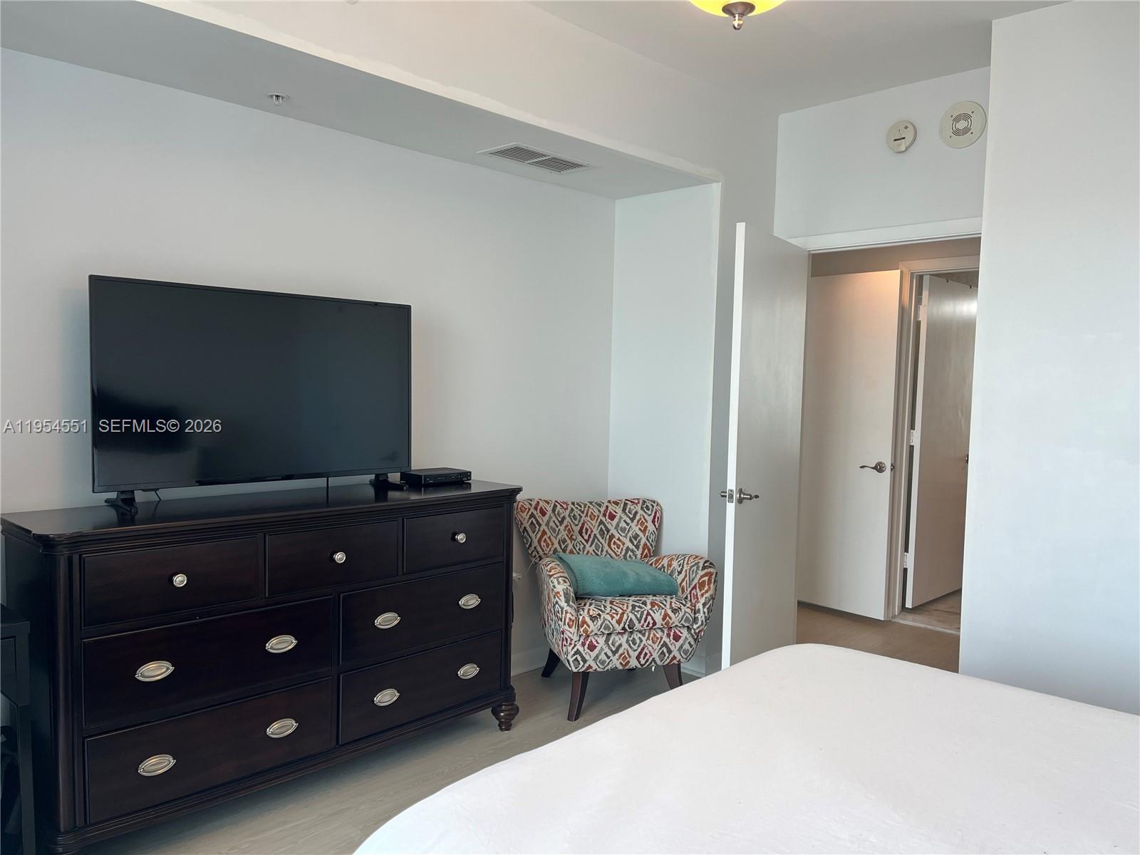 VIZCAYNE SOUTH CONDO - Residential