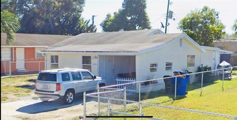 6120 Grant St Hollywood FL 33024