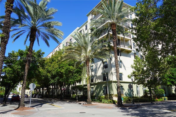 1919 VAN BUREN ST APT 202A, HOLLYWOOD, FL 33020 - Image eb491bfeeb385f3e60d7fe846cbf61aa/4235980470