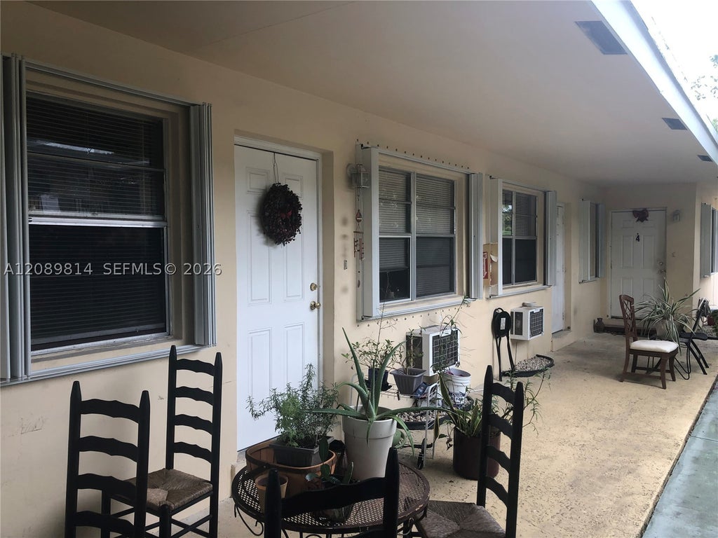 Photo of 1646 N Dixie Hwy #3, Fort Lauderdale, FL 33305 (MLS # A12089814)