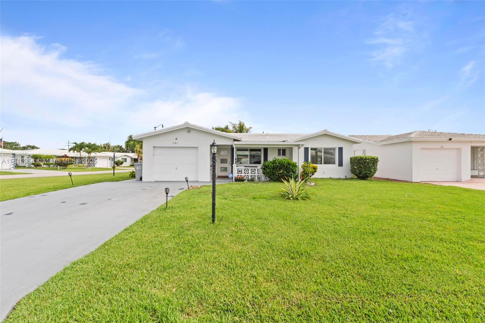 Property for Sale at 131 Nw 31st Ct, Pompano Beach, Broward County, Florida - Bedrooms: 2 
Bathrooms: 2  - $385,000