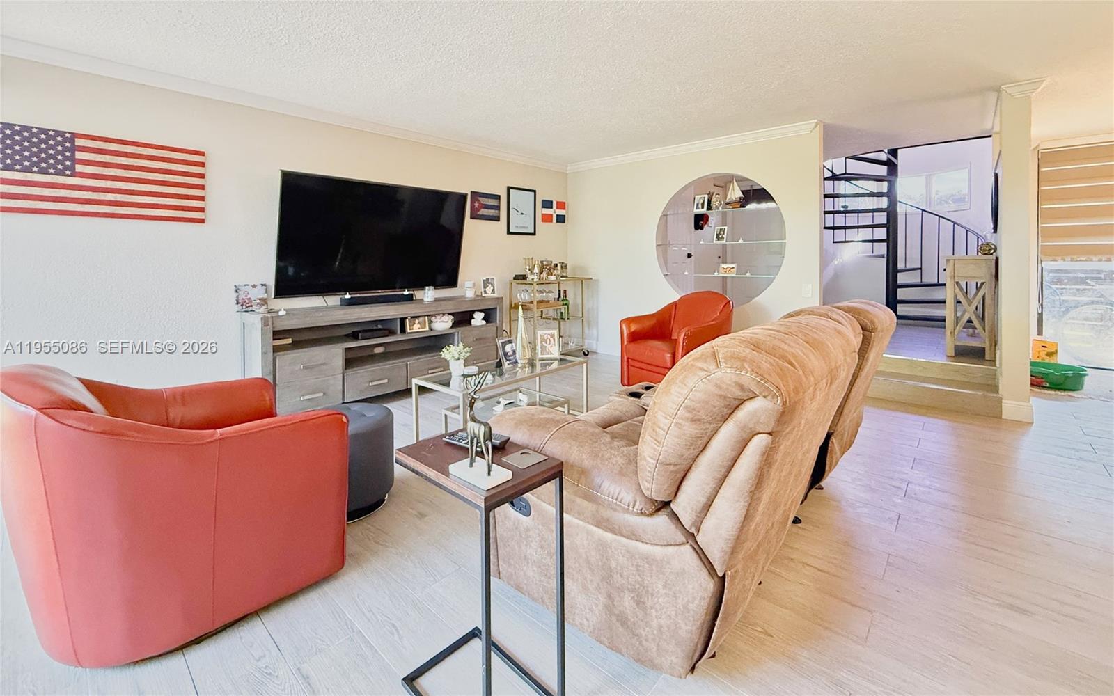 SNAPPER CREEK TOWNHOUSES - Residential