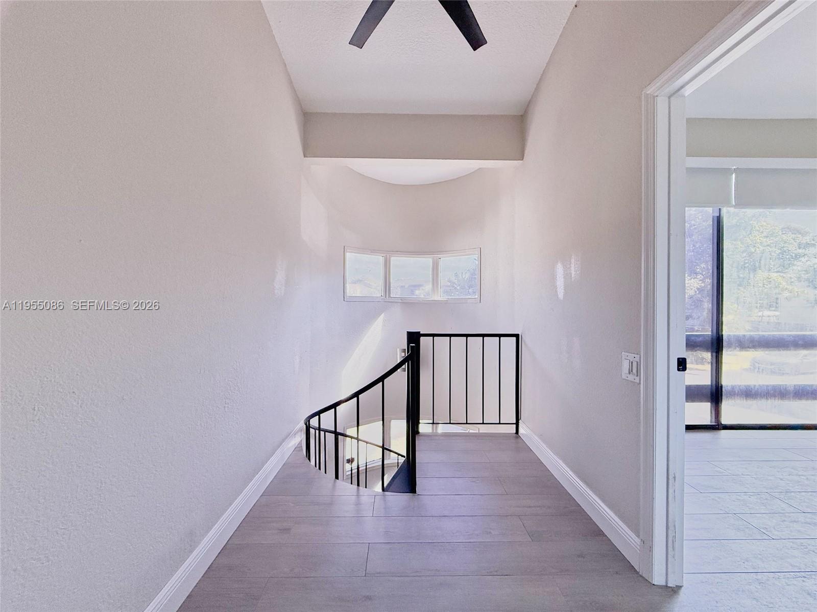 SNAPPER CREEK TOWNHOUSES - Residential