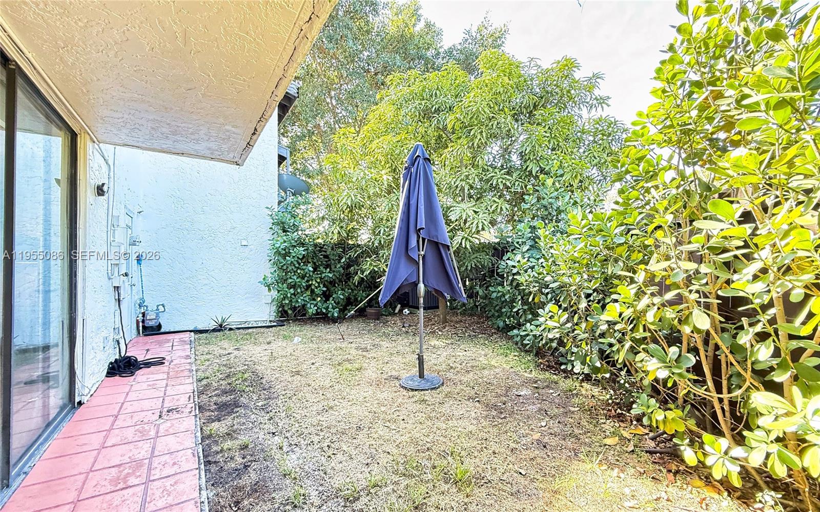 SNAPPER CREEK TOWNHOUSES - Residential